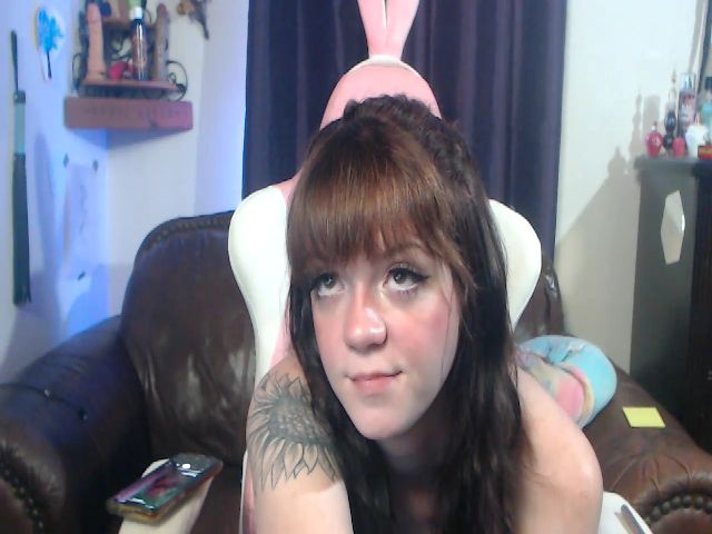 Live sex webcam photo for Raeleen420 #253454719