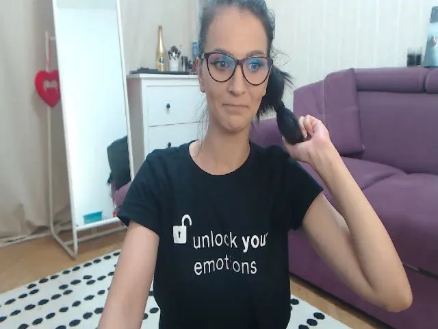 Live sex webcam photo for MiningBee #254283816