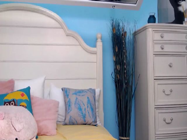 Live sex webcam photo for MilaGrace #261211490