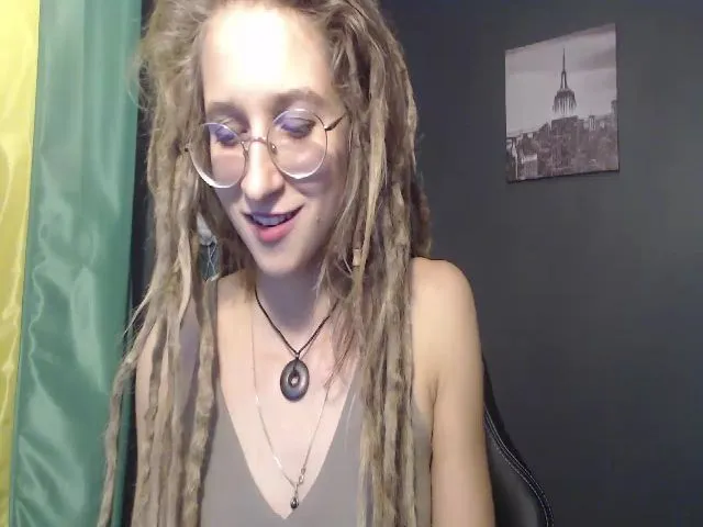 Live sex webcam photo for KINKYkeira #263184764