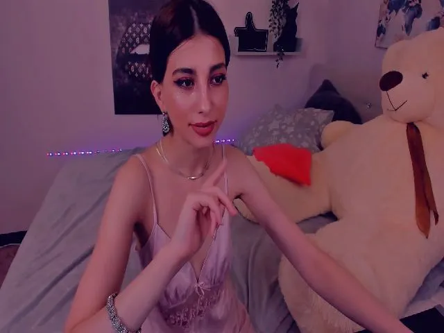 Live sex webcam photo for AnabelAris #256769618