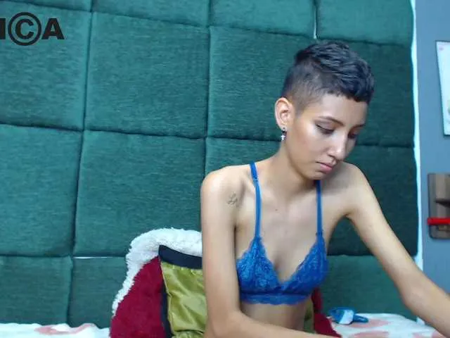 Live sex webcam photo for Alebix19 #248504816