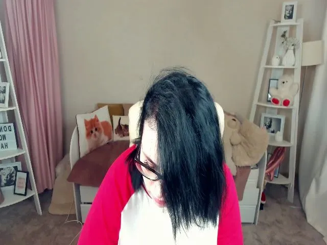 Live sex webcam photo for SerahMirabeli #265036711