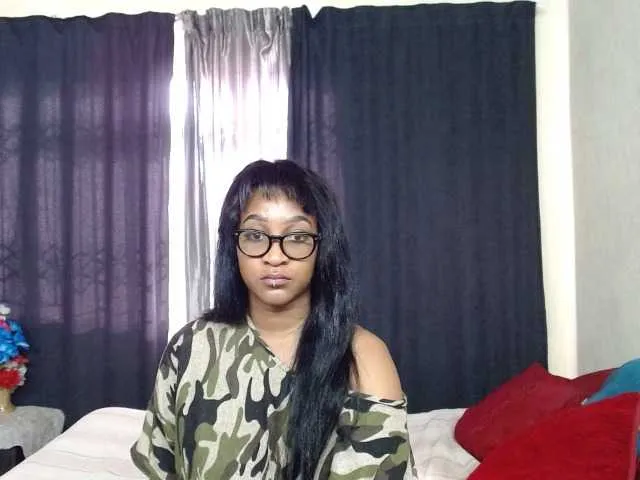 Live sex webcam photo for Miafoxx #248887281