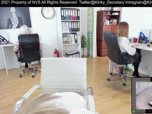 Live sex webcam photo for KinkyOffice #241143480