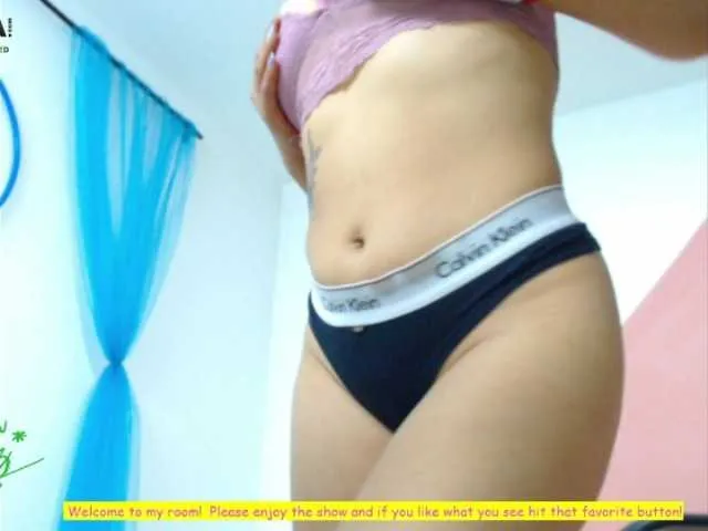 Live sex webcam photo for julianalopezX #241293907