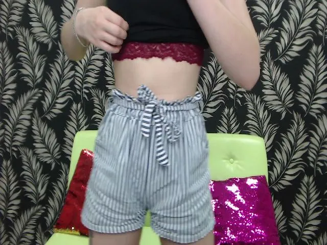 Live sex webcam photo for MollyTravis #258347431