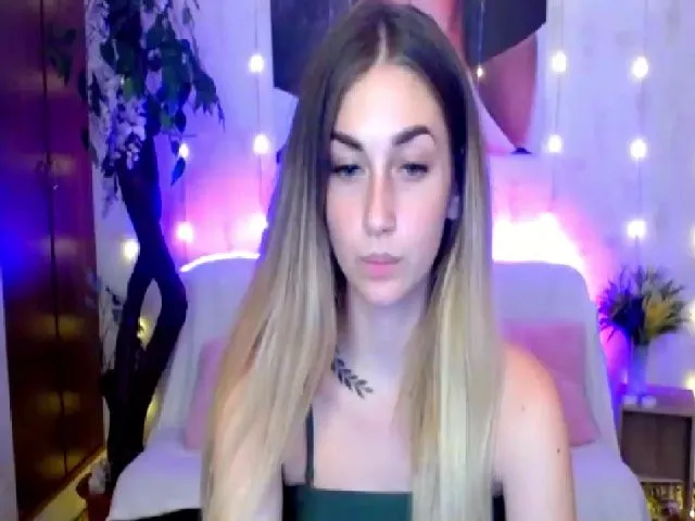 Live sex webcam photo for Lolly__Pop__ #258336188