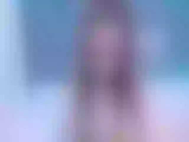 Live sex webcam photo for KatieLines #253437398