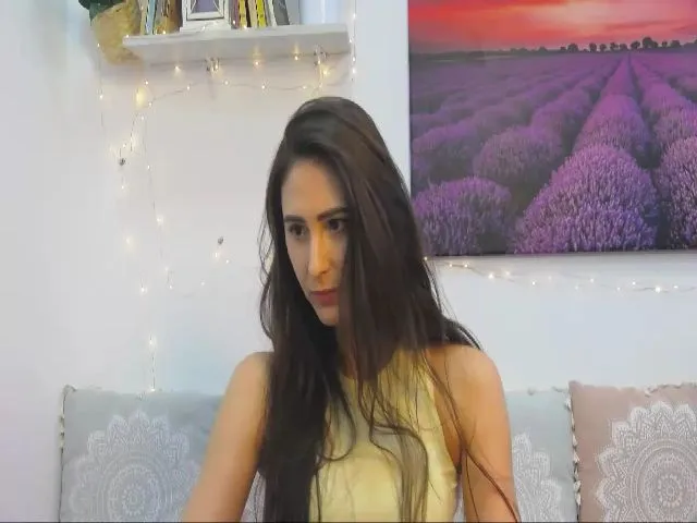 Live sex webcam photo for MaraW #253108552