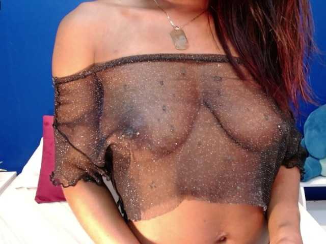 Live sex webcam photo for roxyjordan #241398462