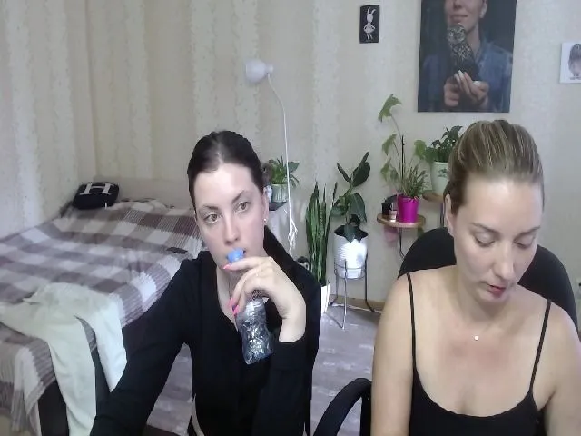 Live sex webcam photo for UrBlack_Kitty #255959020