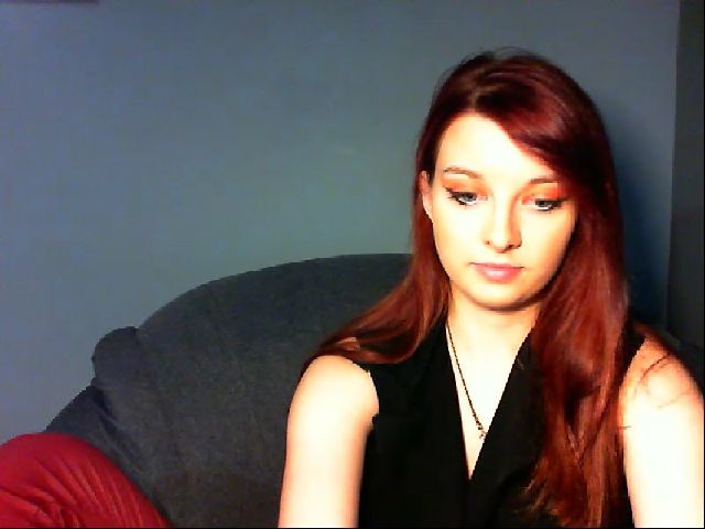 Live sex webcam photo for VirginLuna18 #264411822