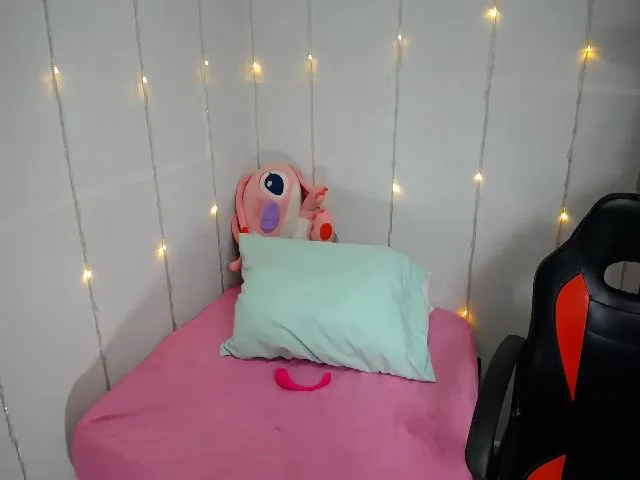 Live sex webcam photo for ETHANJARA #256379511