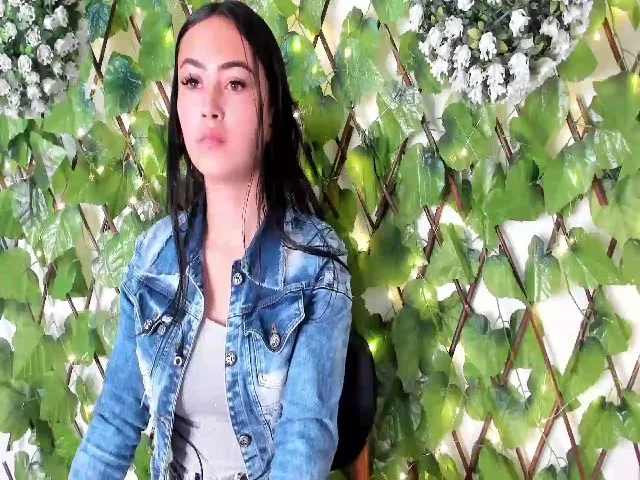 Live sex webcam photo for Holly_rosee #253231112