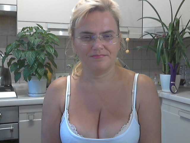 Live sex webcam photo for runa88 #251628586