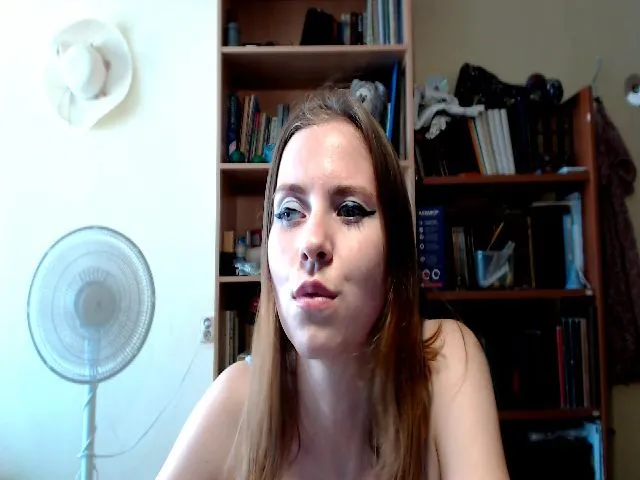 Live sex webcam photo for WinterGoddess #253771480