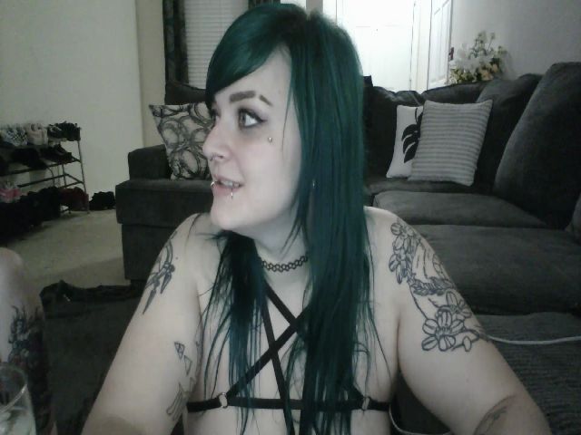Live sex webcam photo for FloraSky #263005048