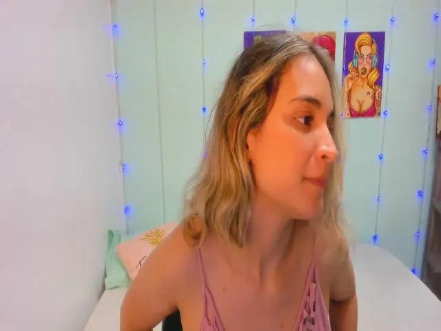 Live sex webcam photo for PAULETTE_FAVE #261565297