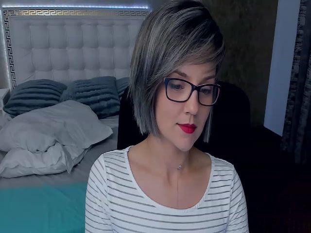 Live sex webcam photo for TiffanyRioxxx #258425757