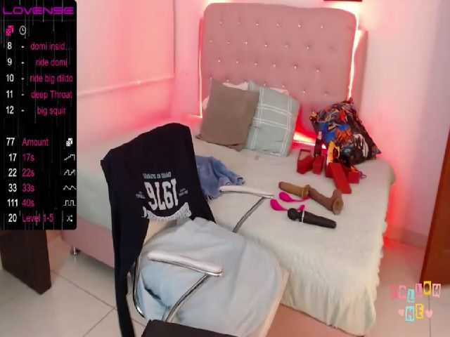 Live sex webcam photo for jessikplayhot #254309795