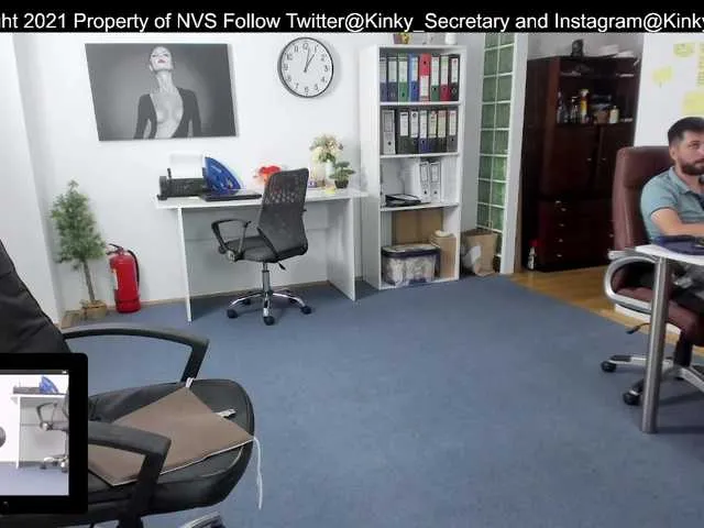 Live sex webcam photo for KinkyOffice #254781220