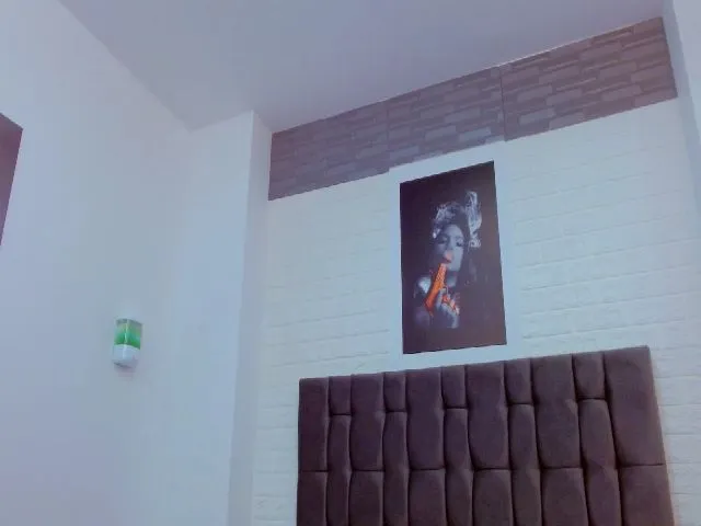 Live sex webcam photo for Violetdarkk #256485362