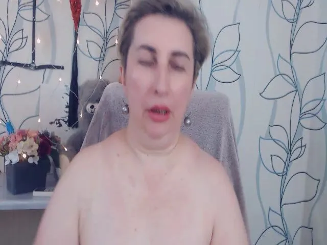 Live sex webcam photo for DepravedMadam #253033120