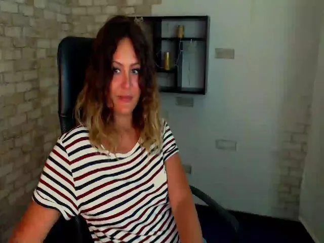 Live sex webcam photo for Noreya #253915836