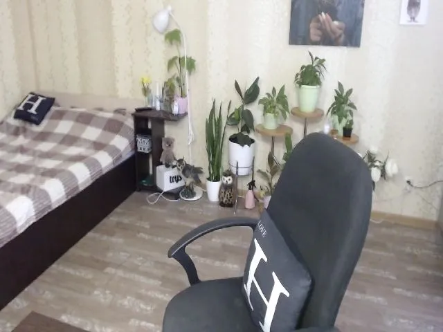 Live sex webcam photo for Emi_lywild #264147141