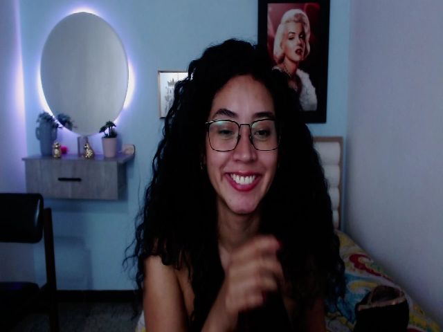 Live sex webcam photo for Jade_lee88 #254424782