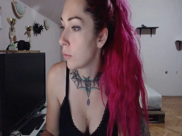 Live sex webcam photo for SweetRacerEl #253875475