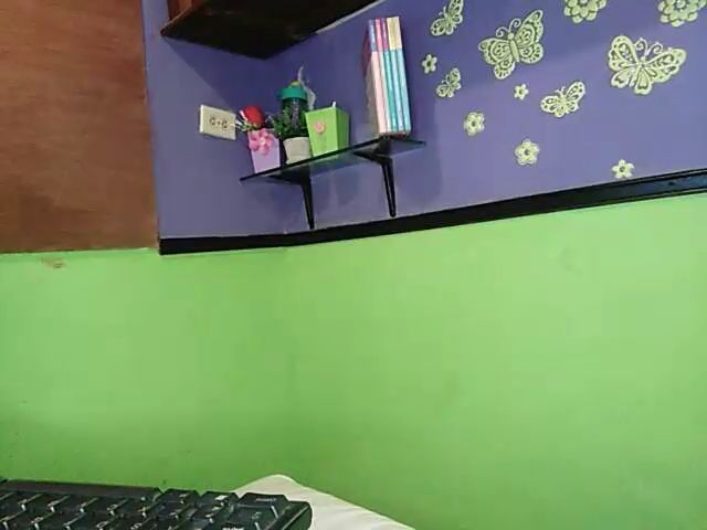 Live sex webcam photo for Cinamongirl21 #262414092