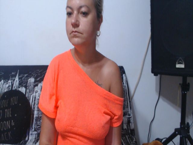 Live sex webcam photo for Softhottmilf #261084760