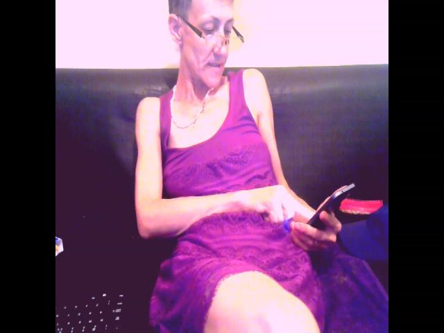 Live sex webcam photo for Sexygeny #255825779