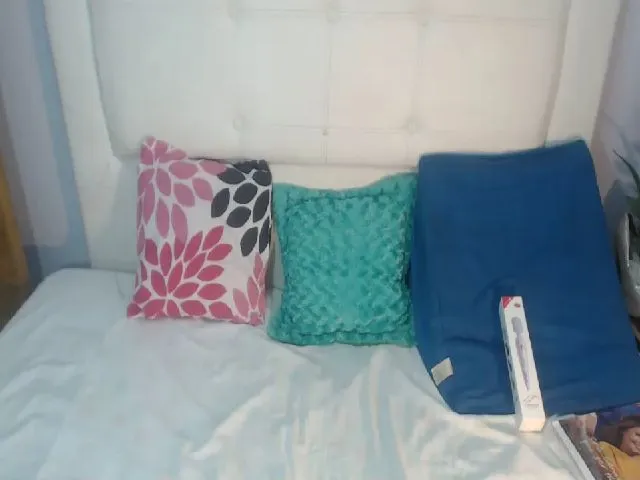 Live sex webcam photo for Yisela_ #264284984