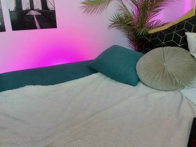 Live sex webcam photo for Kymberlyquinn #241303880