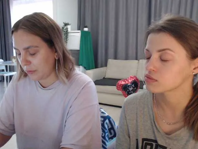 Live sex webcam photo for BugaGirls #244056319