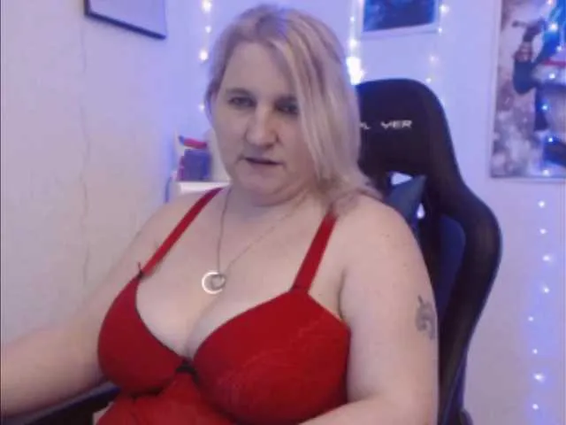 Live sex webcam photo for DrachenLady39 #241267099