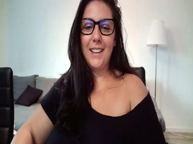 Live sex webcam photo for SILKYWOMAN #254552286