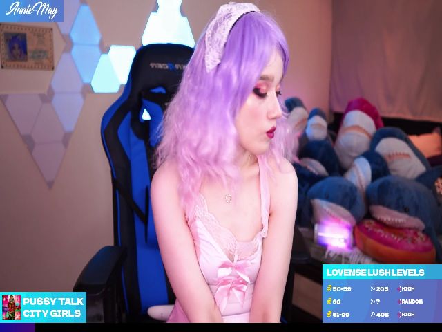 Live sex webcam photo for Annie_may_ #256973711