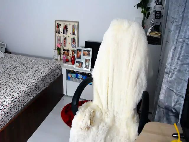 Live sex webcam photo for Stacylovesin #254299947