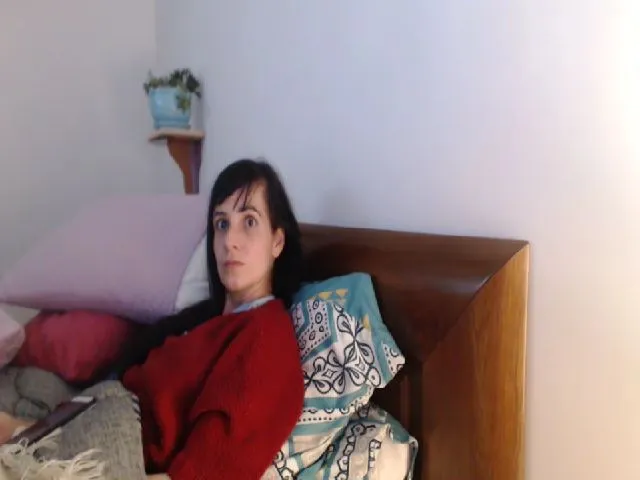 Live sex webcam photo for isabellazee2 #253992051