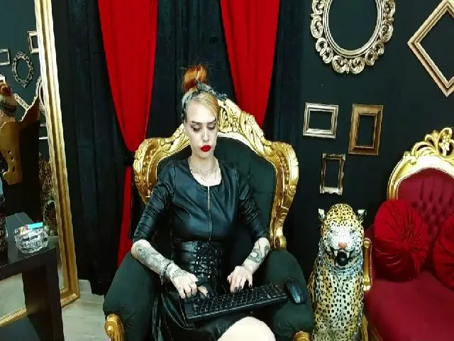 Live sex webcam photo for Mistress_Hera #263210199