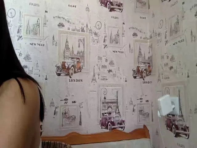 Live sex webcam photo for JolyBoss #256855060