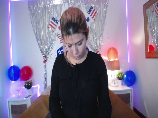 Live sex webcam photo for NicolSaenz #253428903