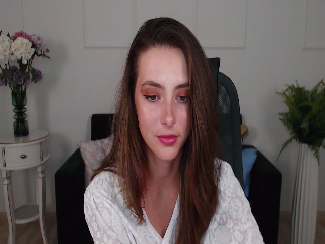 Live sex webcam photo for GloriaElmers #252528998