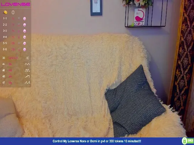 Live sex webcam photo for MilfVenus #253602560