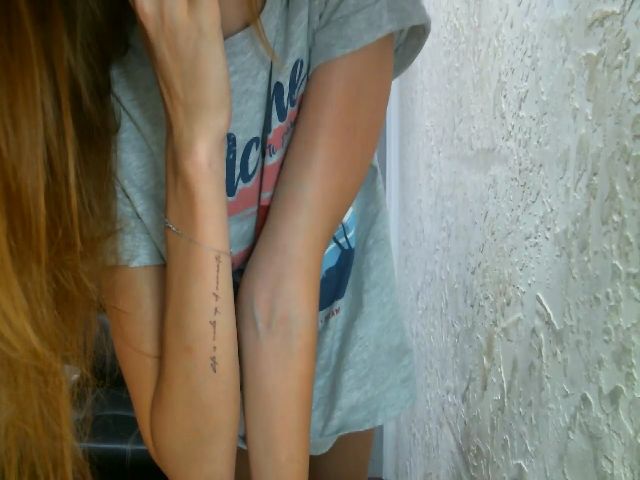 Live sex webcam photo for ElliannaSweet #255259582