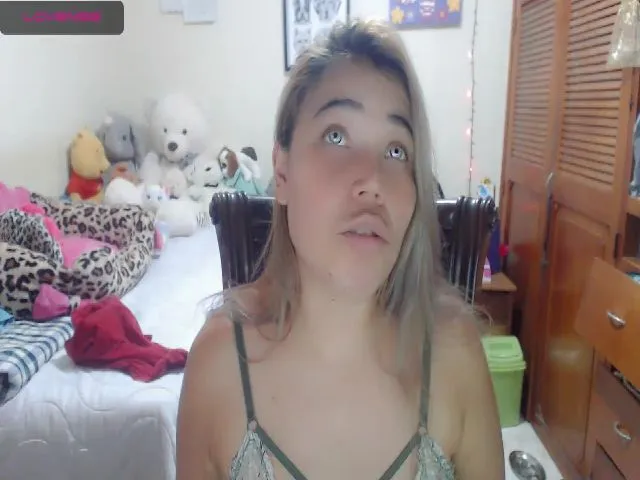 Live sex webcam photo for Meganhill_ #263250491